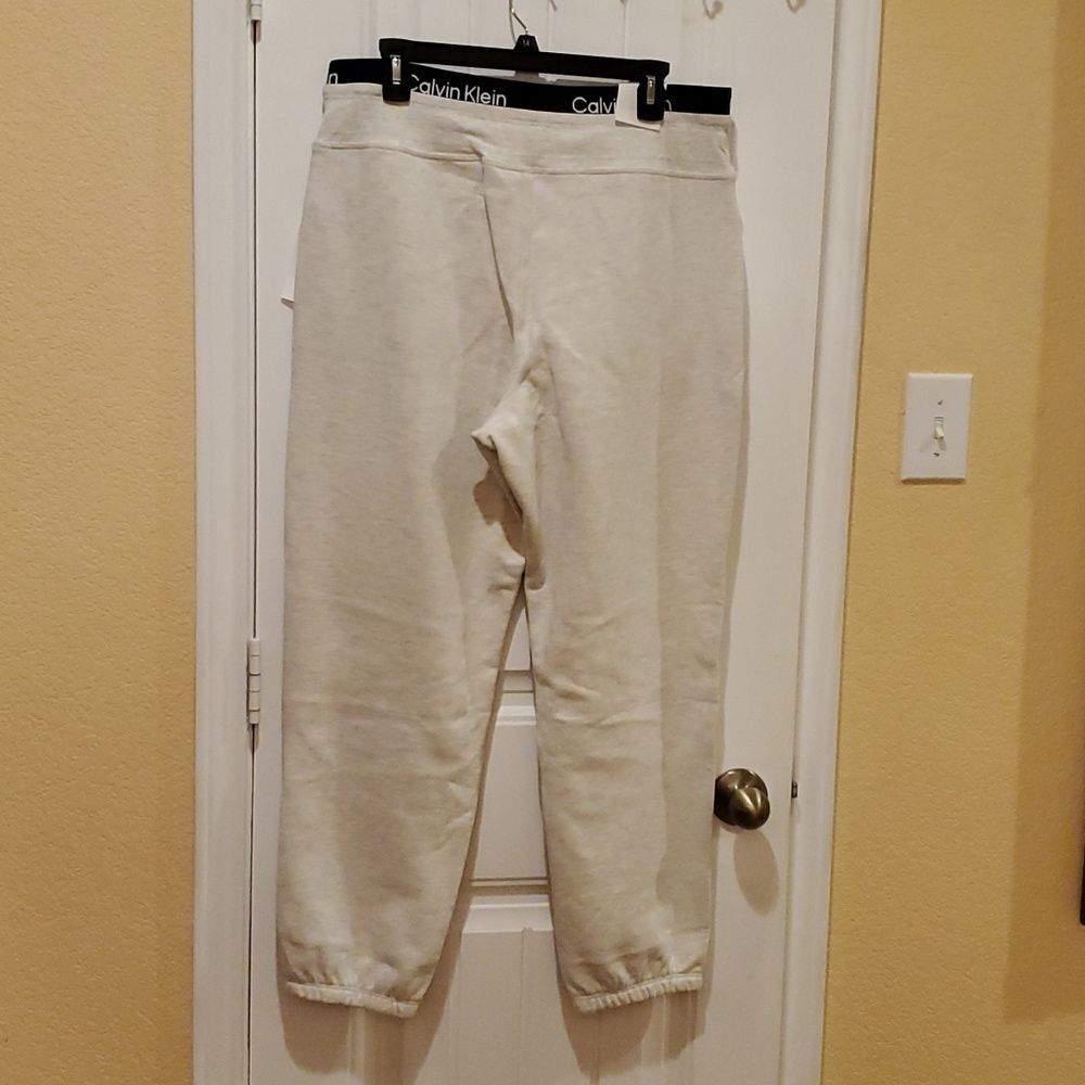 Calvin Klein Joggers Sixe XL - Picture 8 of 8
